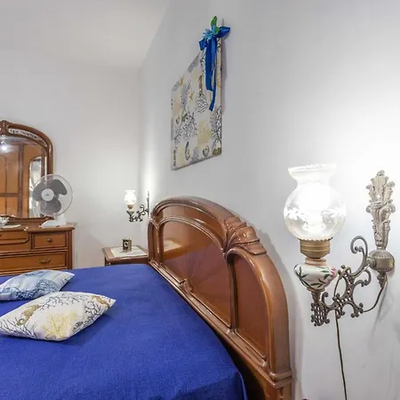 Casa Vacanza Marika Mancaversa Fino A 10 Posti Letto *