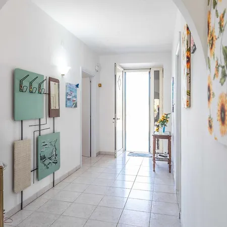 Casa Vacanza Marika Mancaversa Fino A 10 Posti Letto *